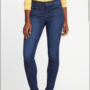 Old Navy Rockstar Mid Rise Built in sculpt 18 tall